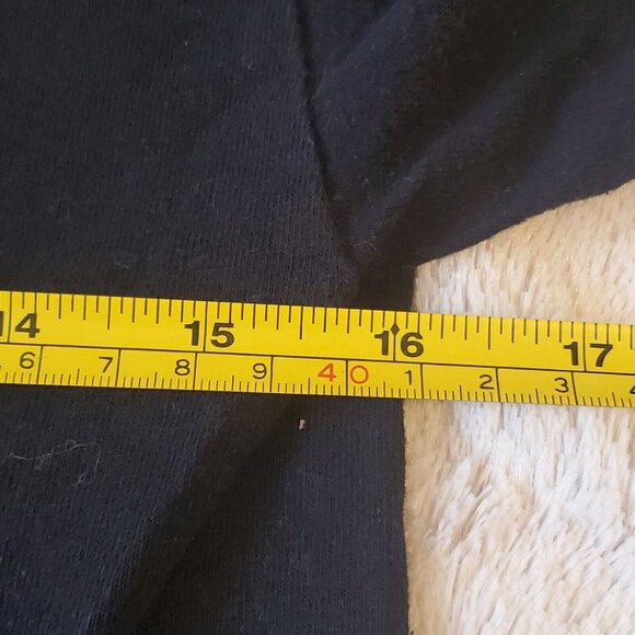 Ariana Grande Official World Tour Merch Side Photo Black T-Shirt Size Medium - Picture 9 of 10